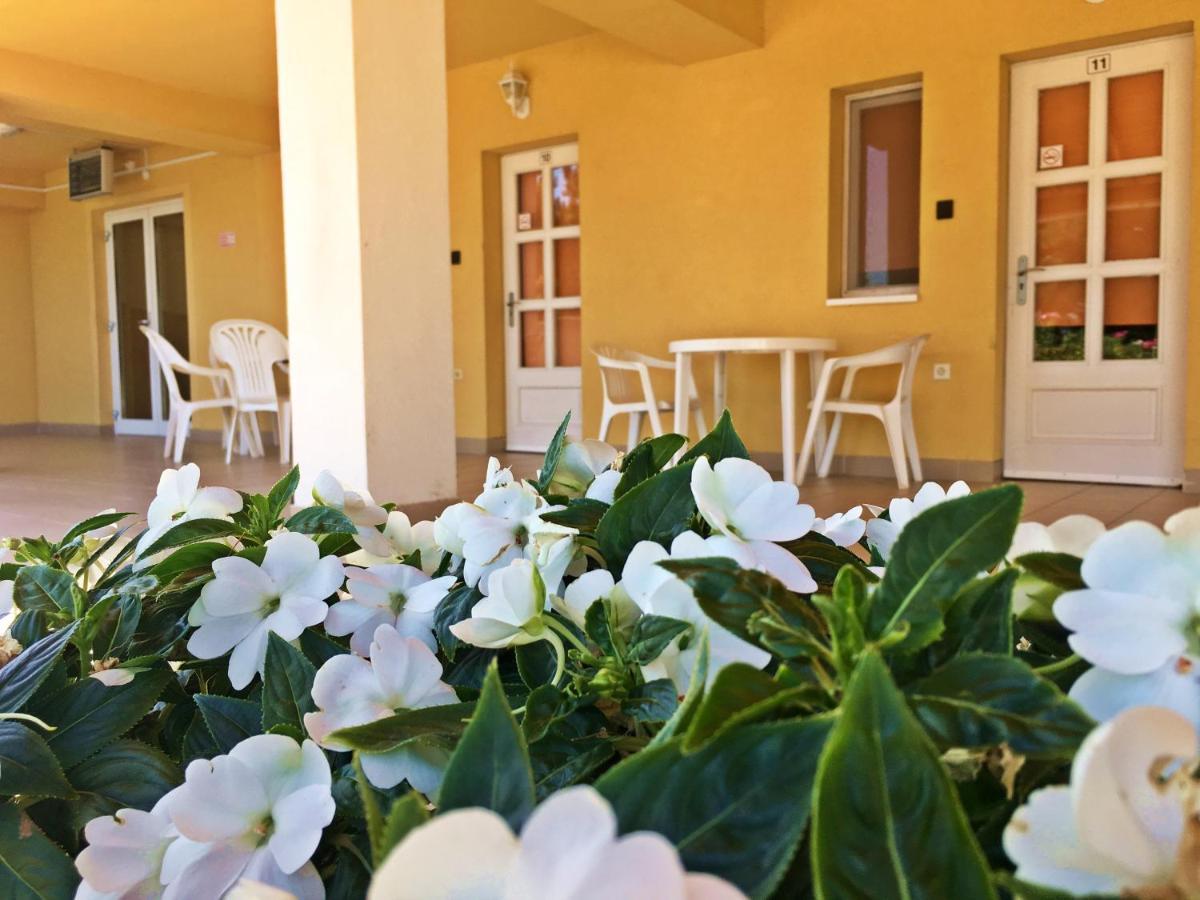 Hotel Magnolia Balatonszepezd Eksteriør billede