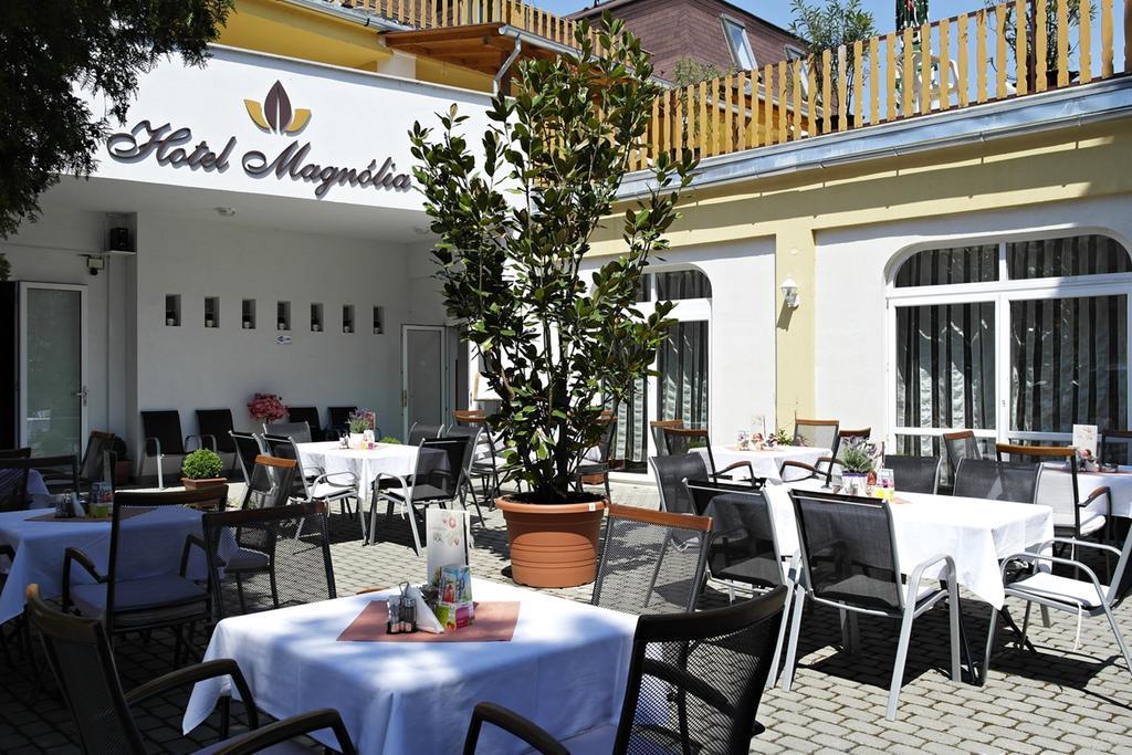 Hotel Magnolia Balatonszepezd Eksteriør billede