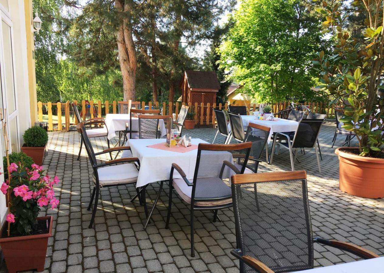 Hotel Magnolia Balatonszepezd Eksteriør billede