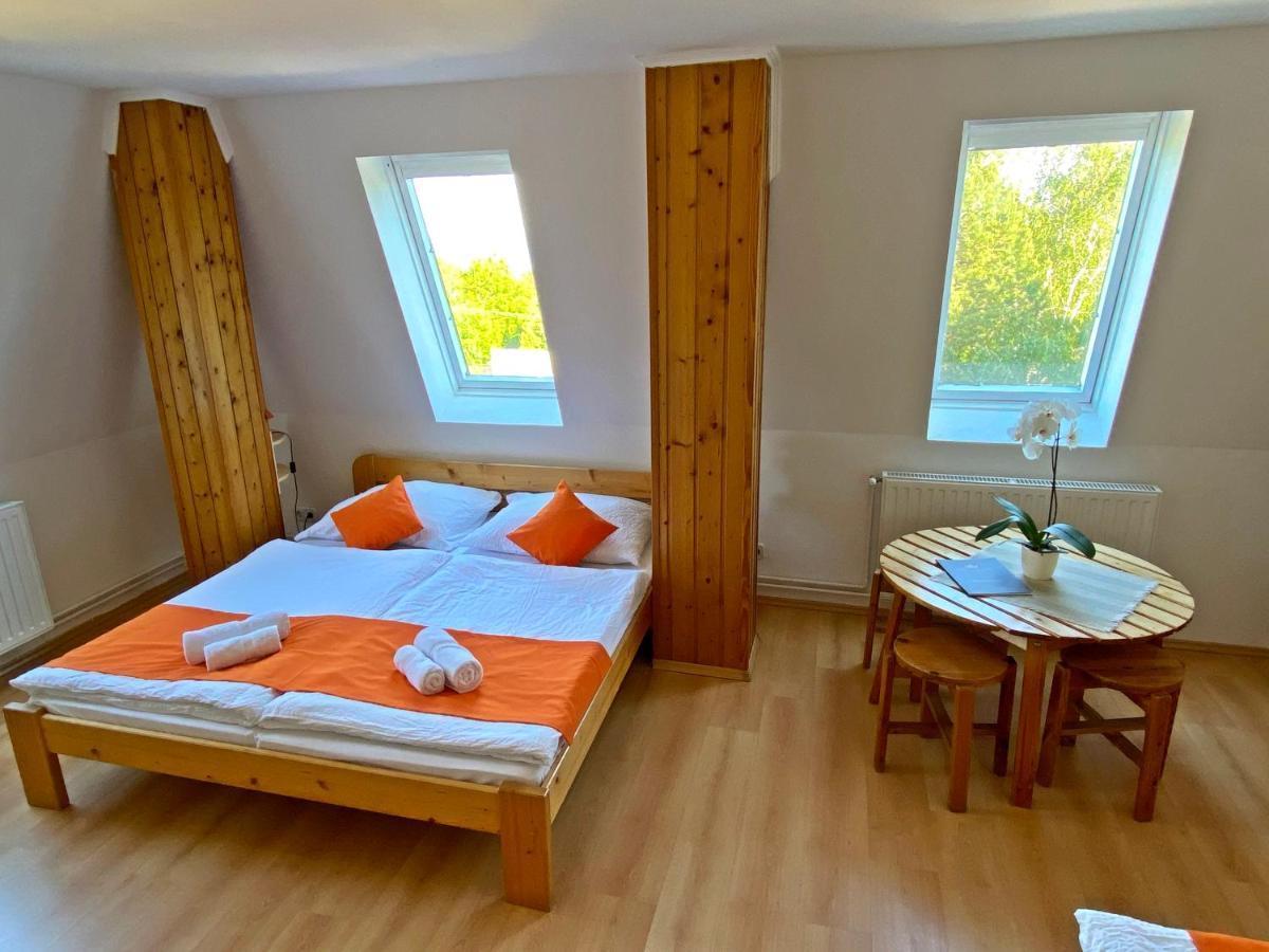 Hotel Magnolia Balatonszepezd Eksteriør billede